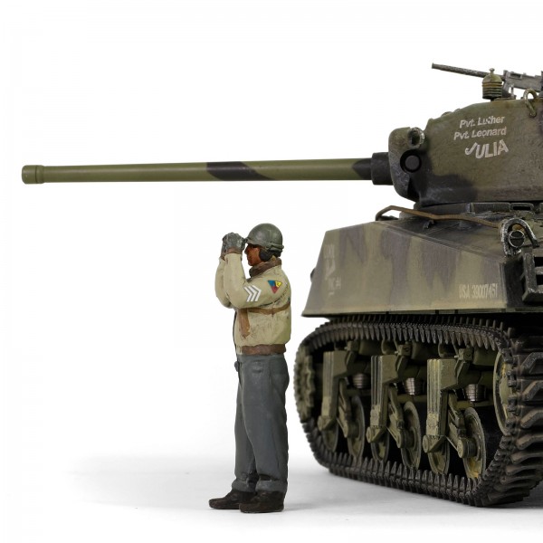 1/32 U.S. medium tank Sherman M4A3 (76), ''BLACK PANTHERS'' VVSS, 761st Tank Battalion, Task Force Rhine, Germany, 1945 w/ 1 Figure ΣΤΡΑΤΙΩΤΙΚΑ ΟΧΗΜΑΤΑ