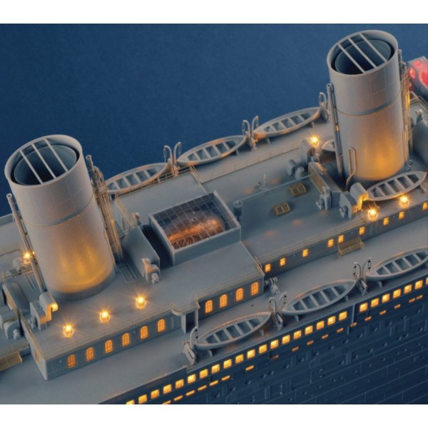 συναρμολογουμενα πλοια - συναρμολογουμενα μοντελα - 1/200 R.M.S. TITANIC with LEDs ΠΛΟΙΑ